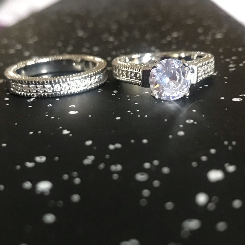 Sterling silver Round Cubic Zirconia Engagement Ring Set - Sparkling White